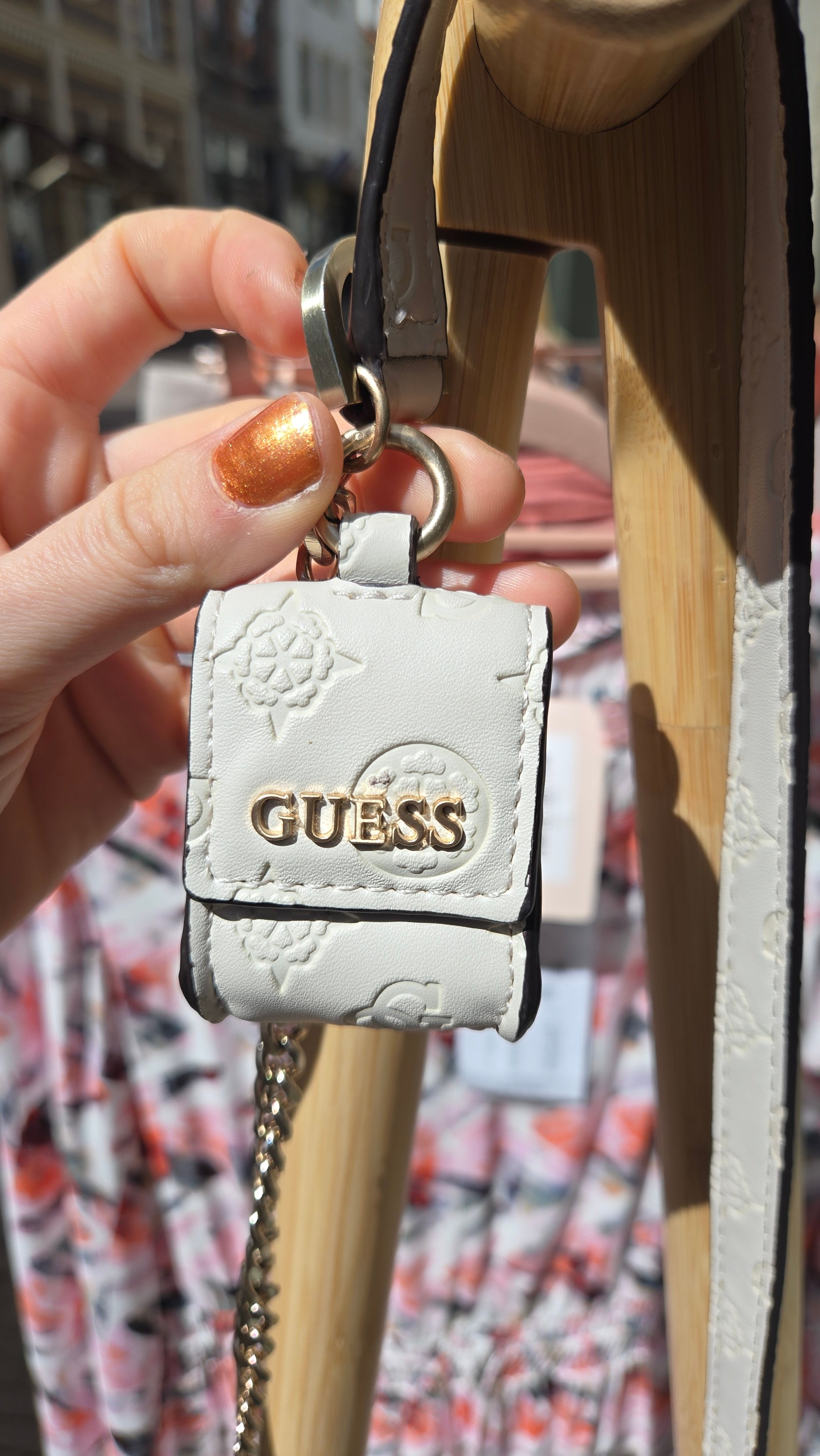 Guess Tas