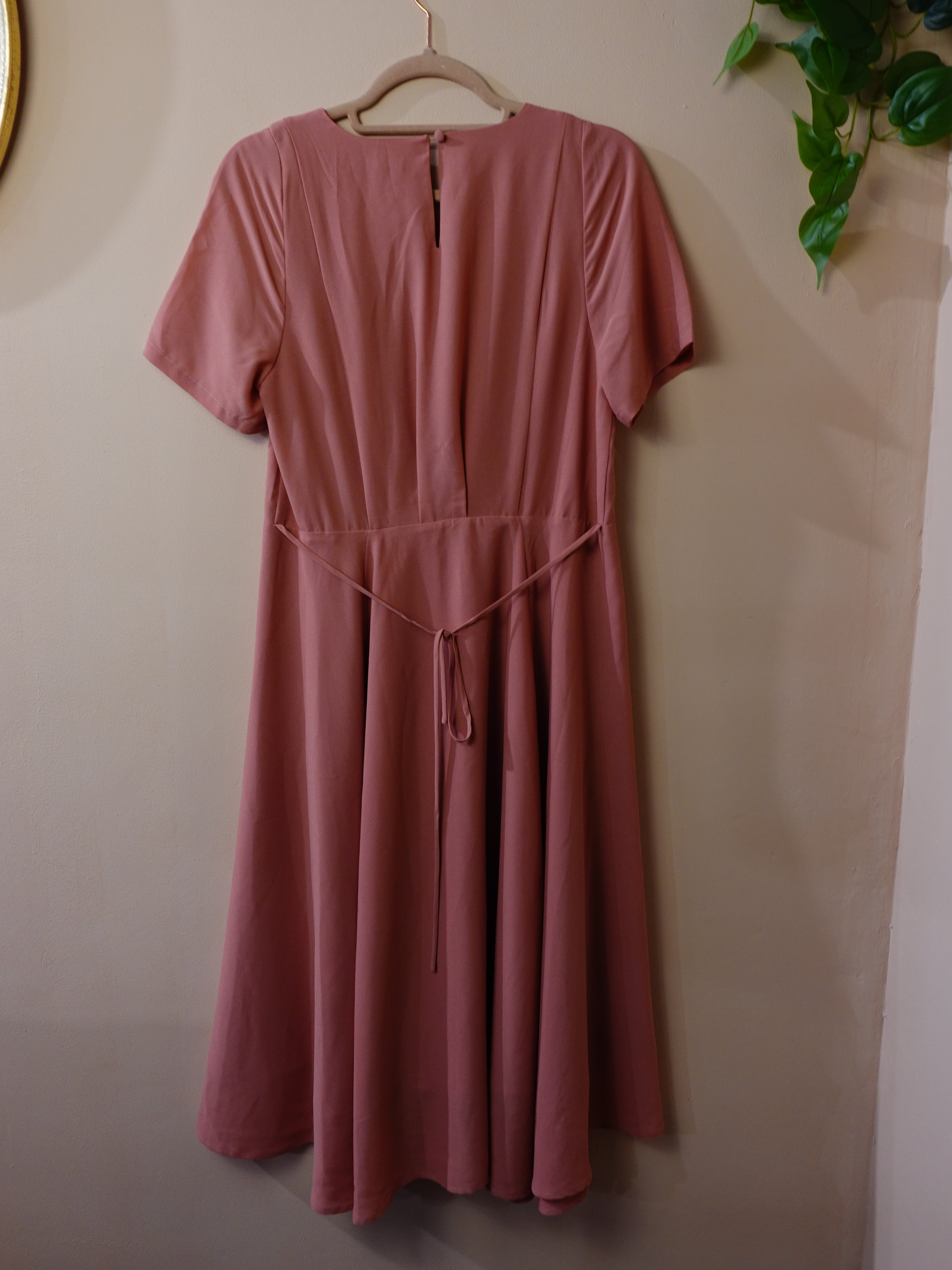 Mint & Berry Oudroze Midi Jurk – Maat 36/S