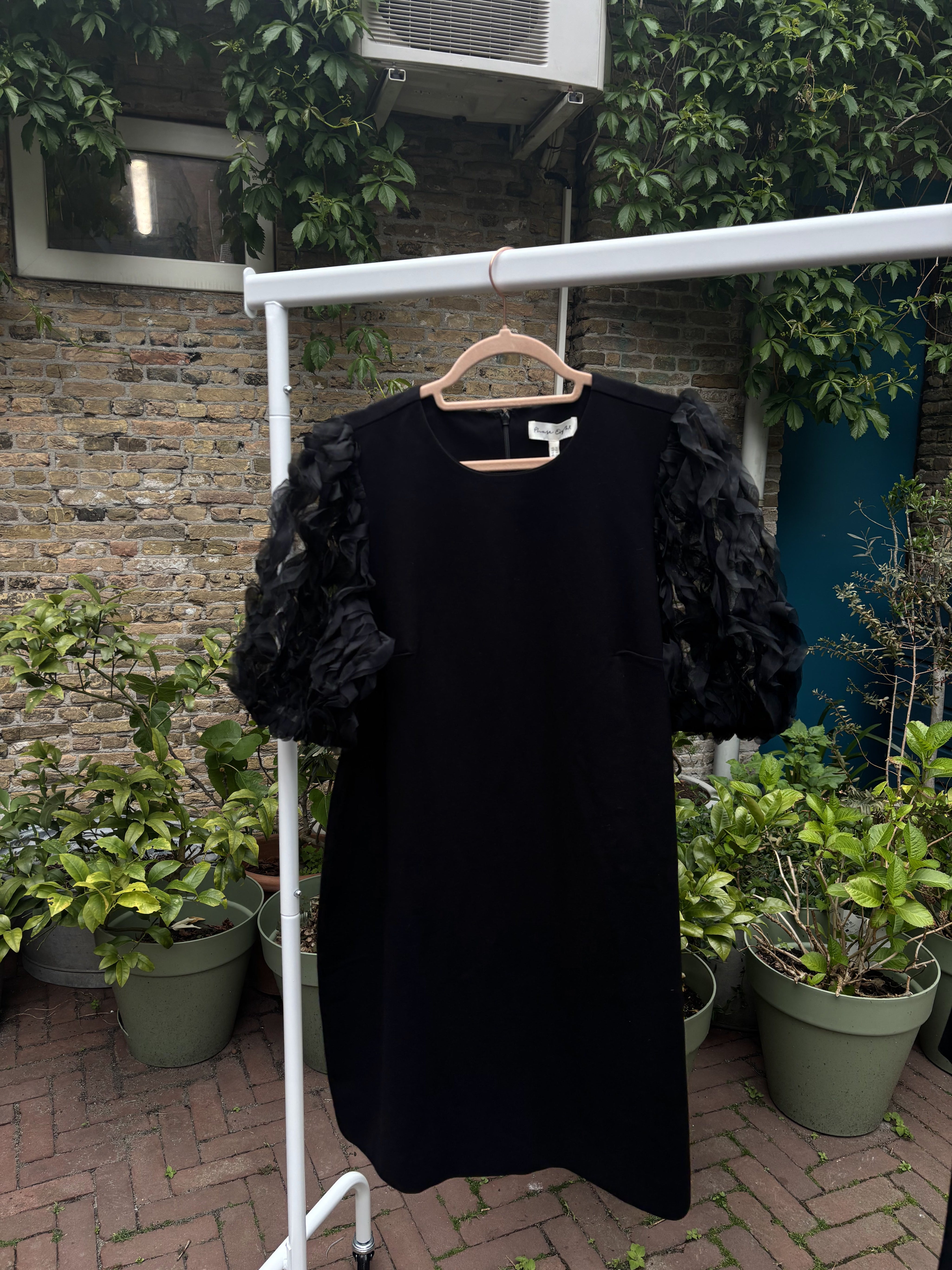 Phase Eight Zwarte Jurk Met Organza Pofmouwen Dames 42 / XL